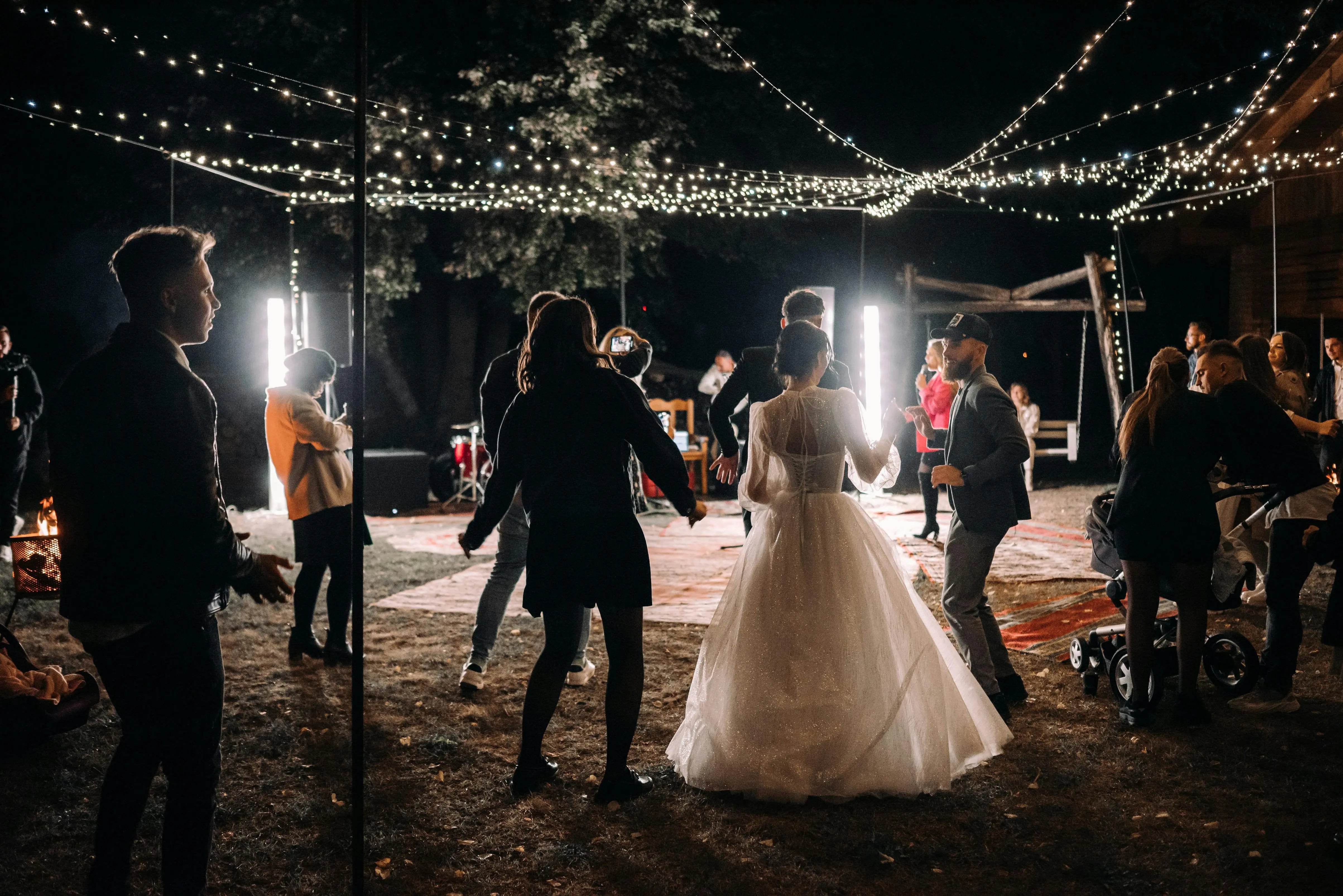 How to Create the Perfect Wedding Playlist - Divine Bridal