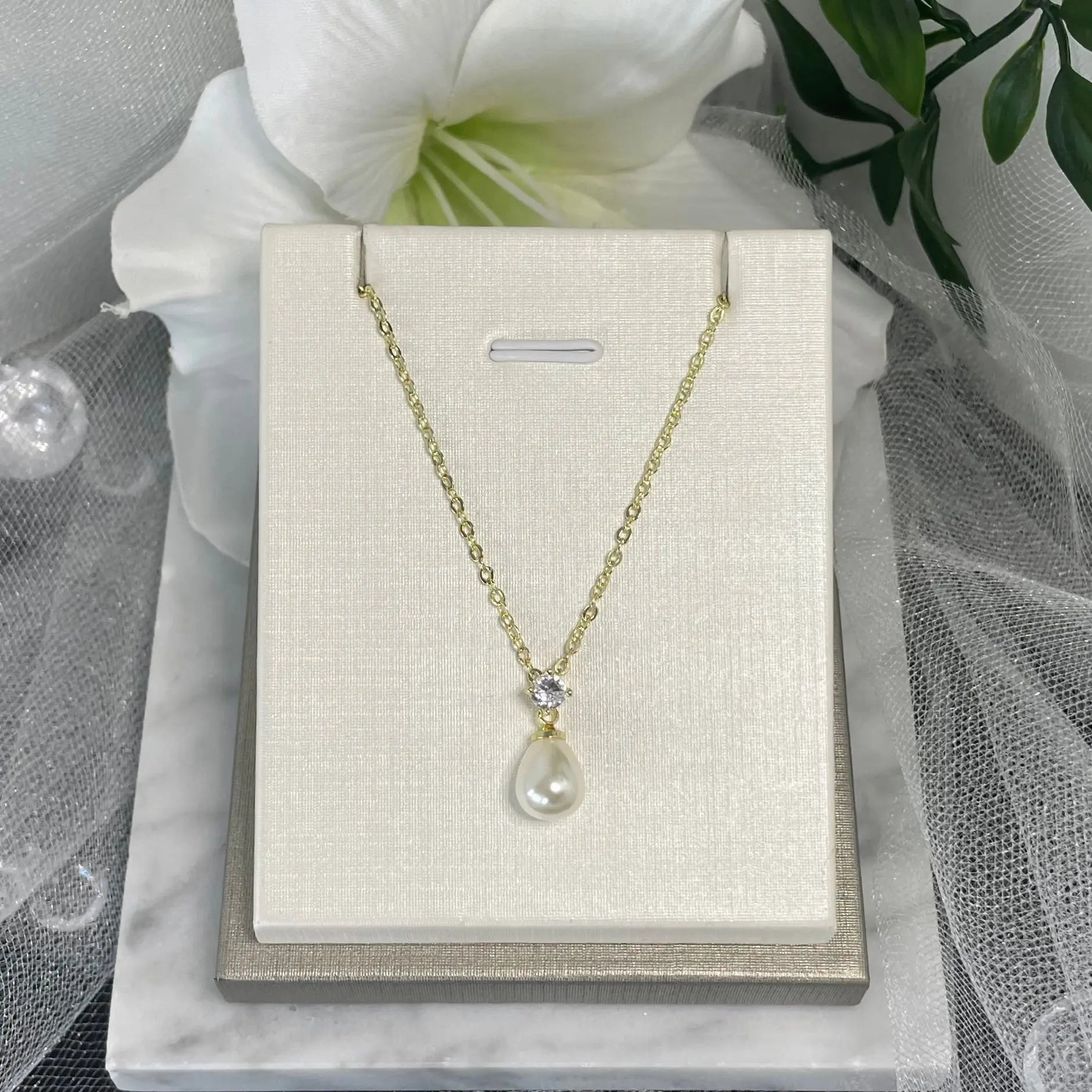 Luna Crystal and pearl necklace Divine Bridal