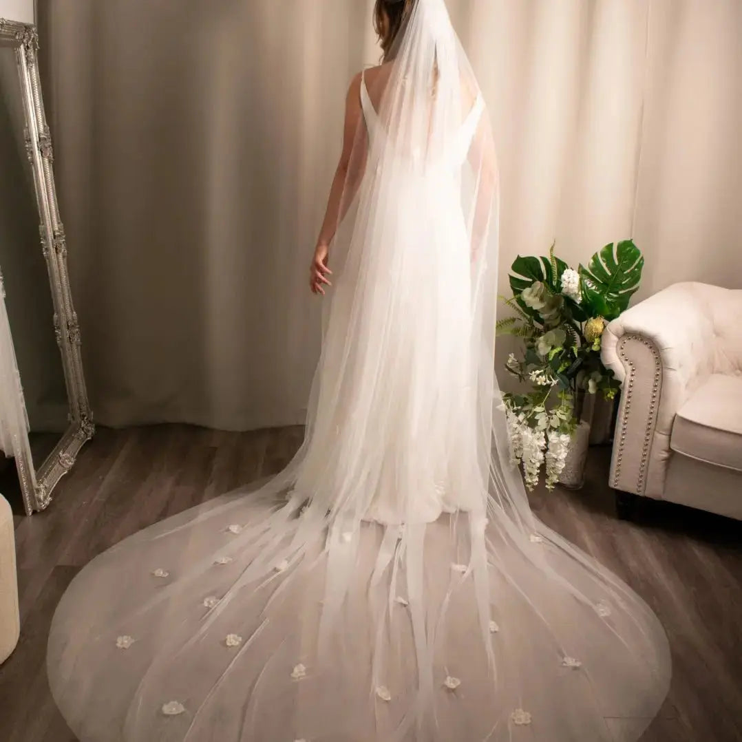 Bella Flower Pearl Veil - Divine Bridal