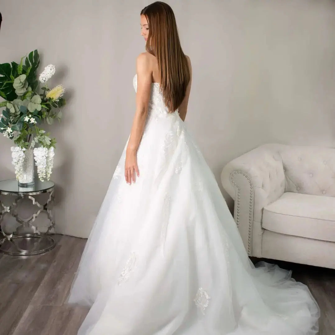 Berkly Sweetheart Neckline Lace Wedding Dress - Divine Bridal