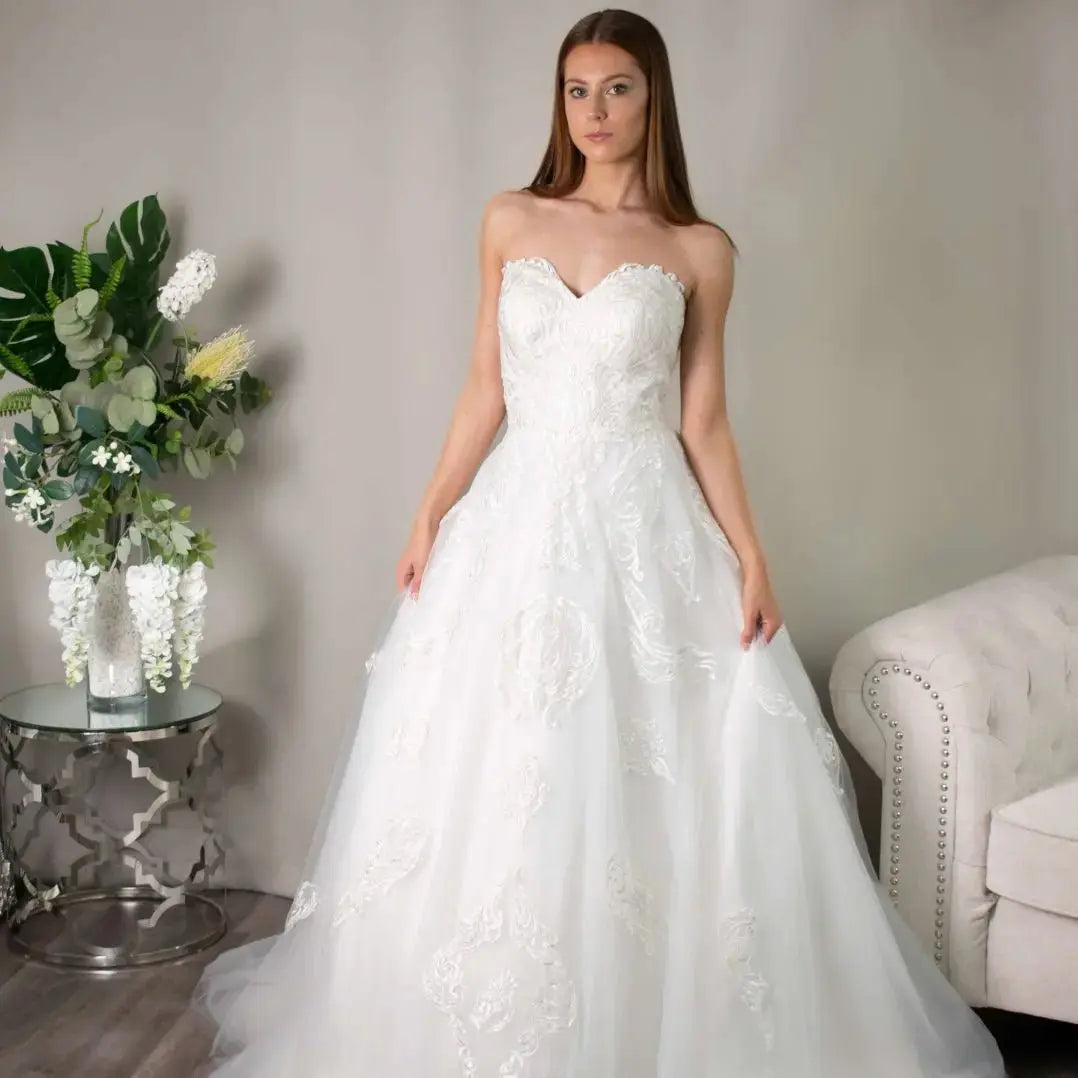 Berkly Sweetheart Neckline Lace Wedding Dress - Divine Bridal