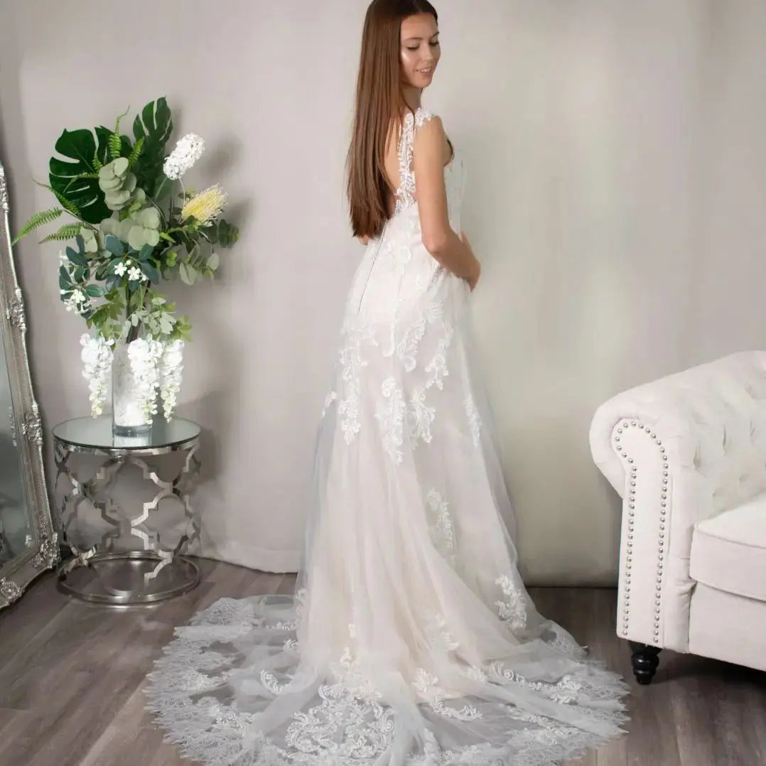 Brooklyn: Tulle & Lace Bridal Elegance - Divine Bridal