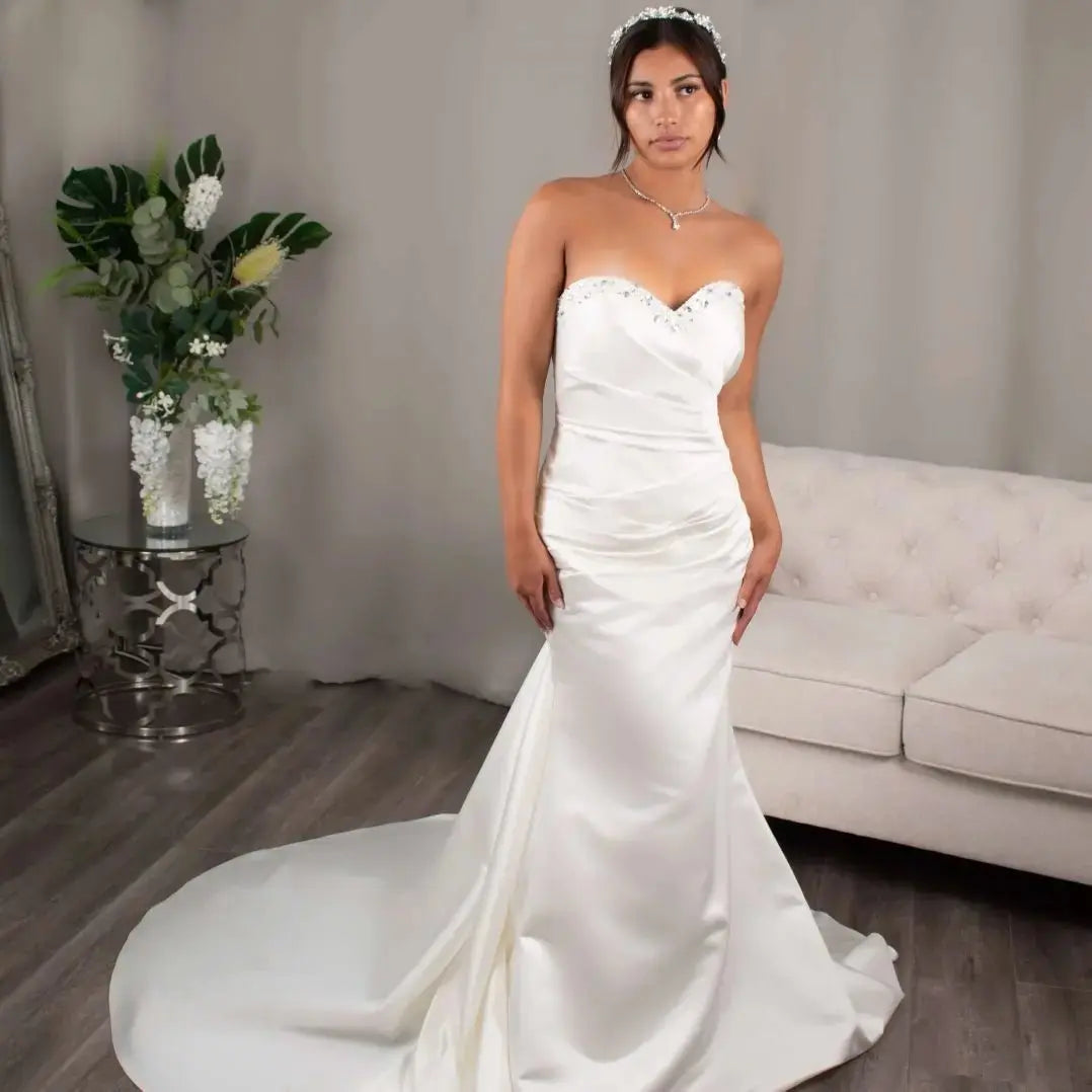 Colette Wedding dress: Sweetheart Satin Mermaid Elegance - Divine Bridal