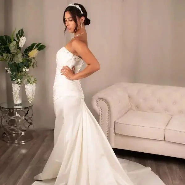 Colette Wedding dress: Sweetheart Satin Mermaid Elegance - Divine Bridal